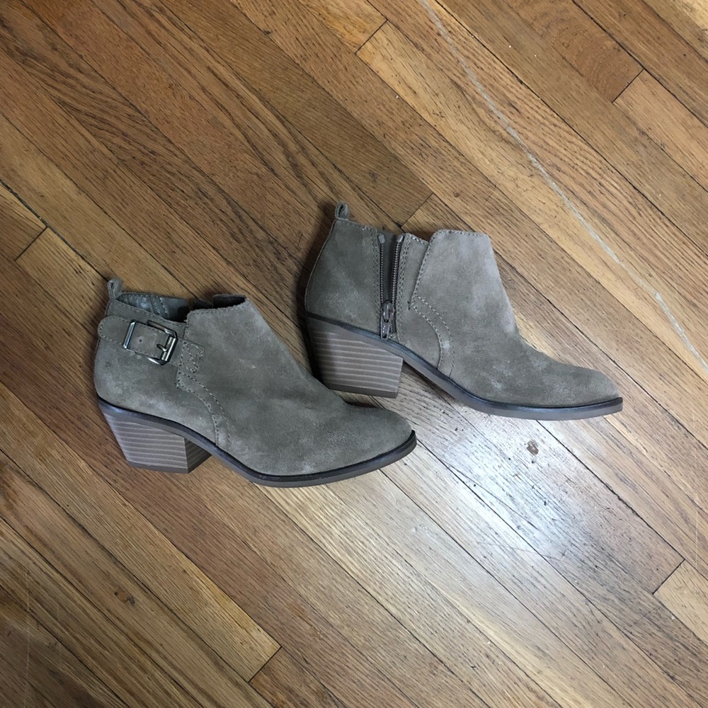 SONOMA ANKLE BOOTIES